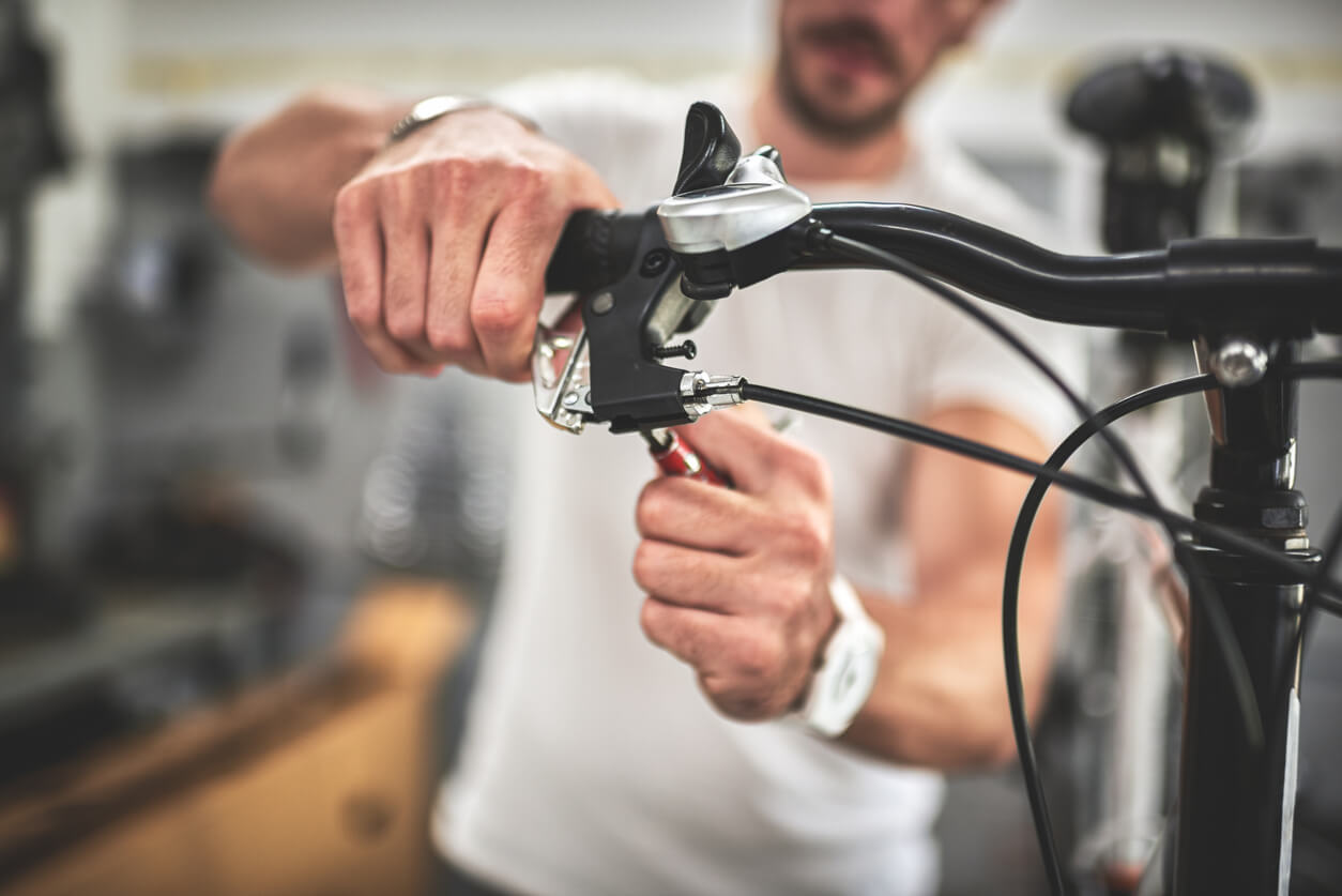 adjusting-bike-brakes